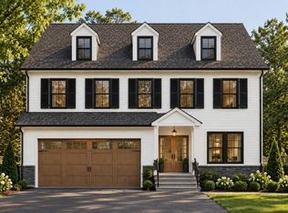 54 W Hobart Gap Rd, Livingston, NJ 07039