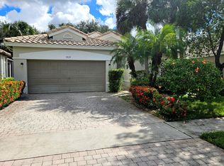 9825 Mantova Dr, Lake Worth, FL 33467