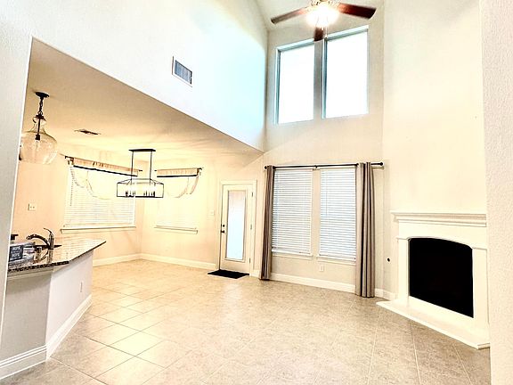 5th image of 1215 Gibson Dr