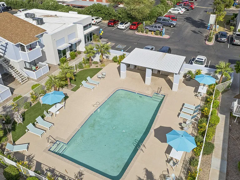 Park at Palm Valley — Photo 10