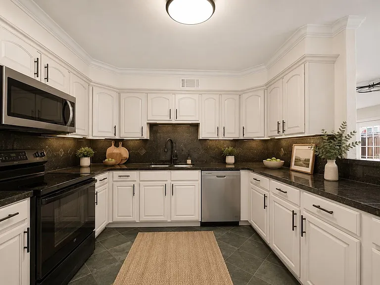 1573 W Sam Houston Pkwy S — Photo 4