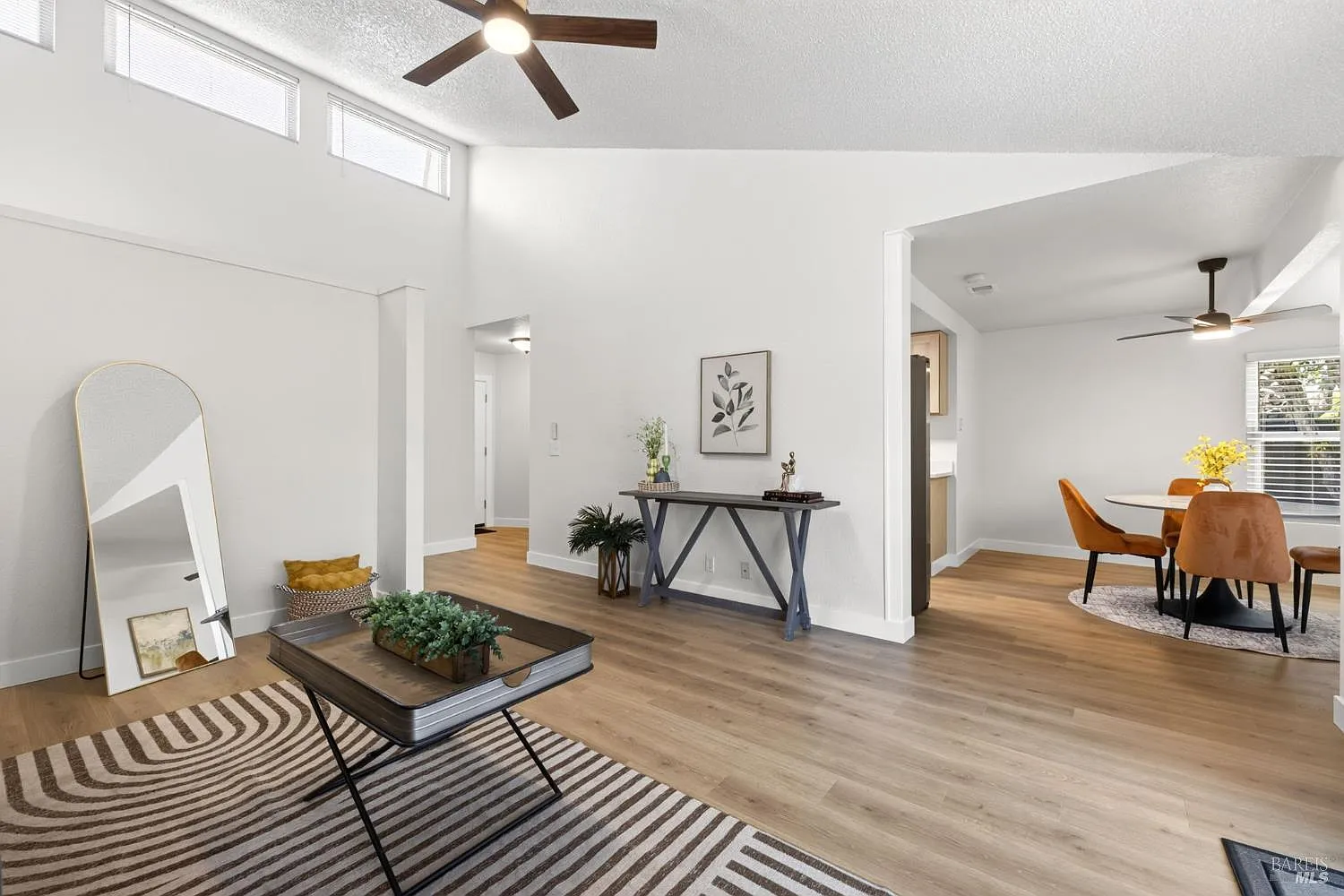 957 W 8th Street - Photo 6