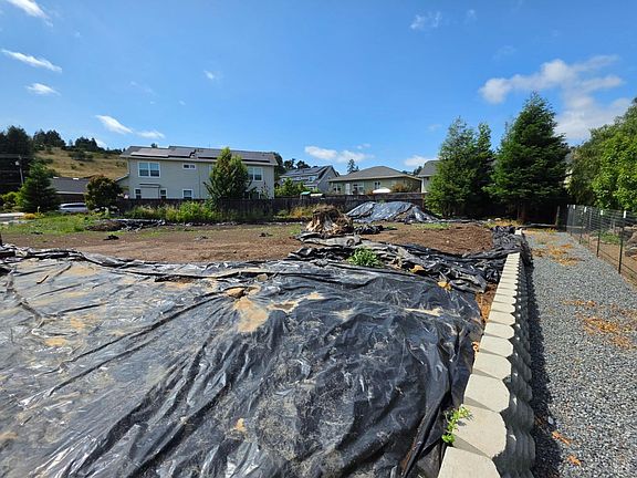3rd image of 3531 Hidden Pine Court