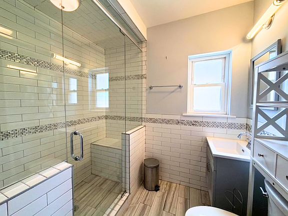 5th image of 3814 S Hermitage Ave #2