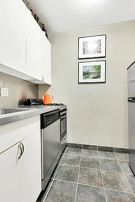 Sold by Cooper & Cooper Real Estate | media 13