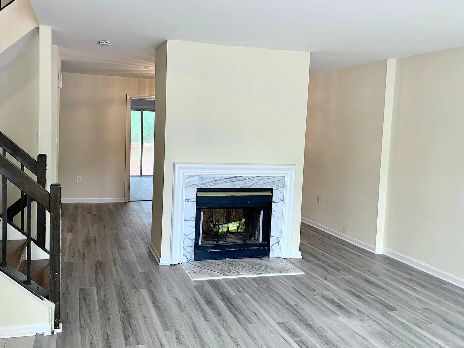 1118 Whitworth Court — Photo 3