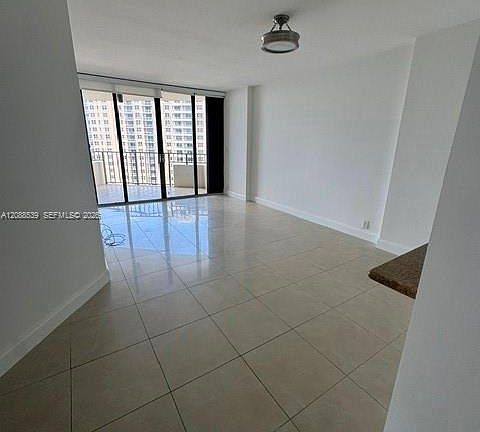 4th image of 520 Brickell Key Dr APT A1401