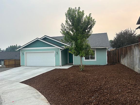 2nd image of 1335 NE Pippen Ct