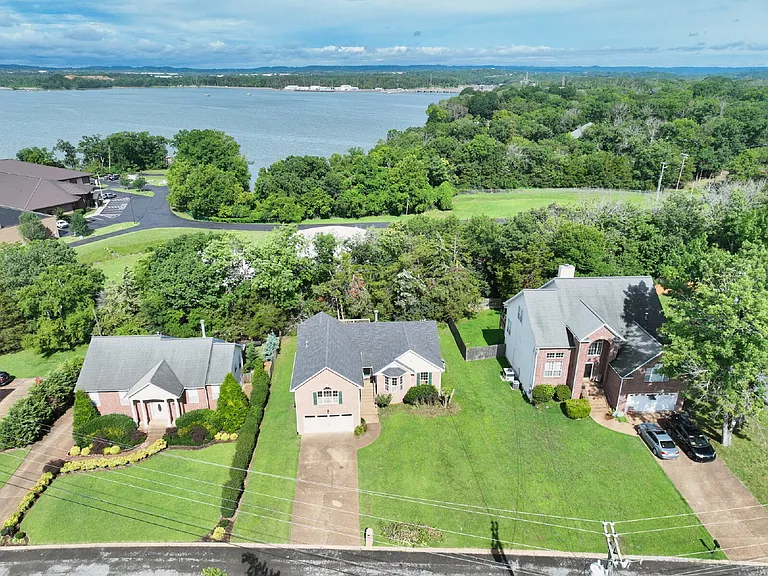 164 W Harbor Dr — Photo 45