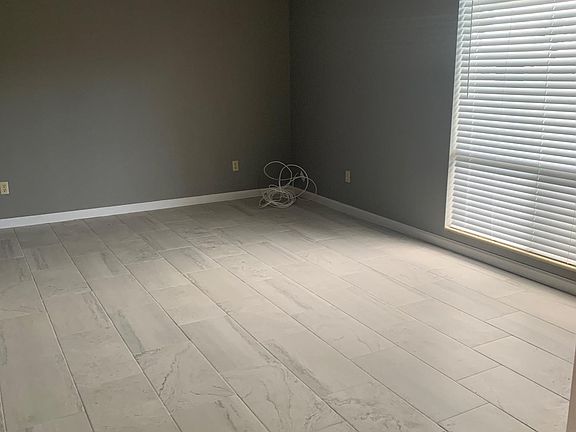 3rd image of 214 River Dr E