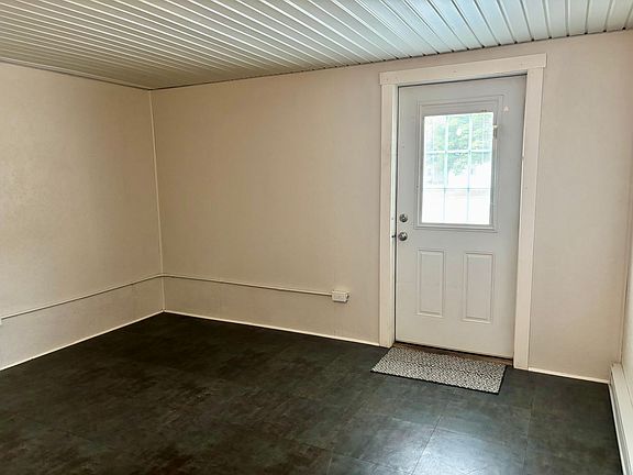 2nd image of 1123 W South St #1123.5