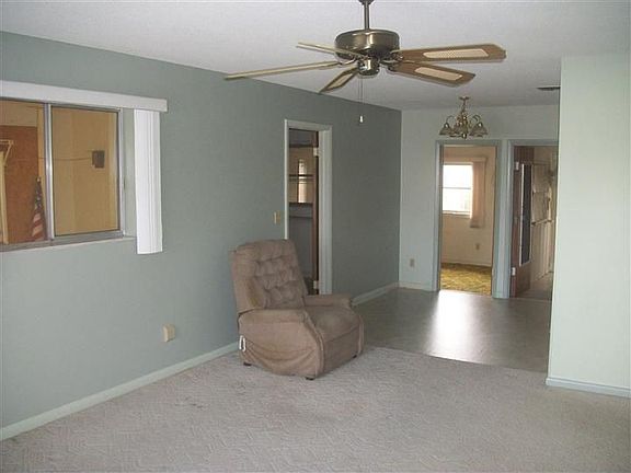 4th image of 794 Sandia Ave
