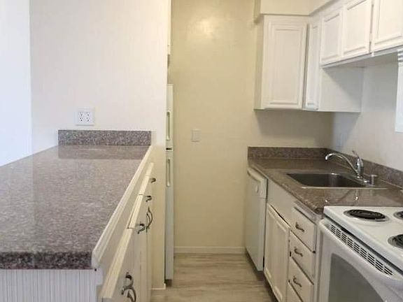 4th image of 2261 Sacramento St APT 201