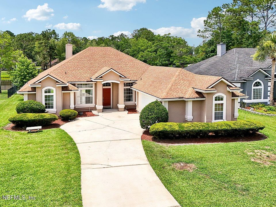 1st image of 392 MAPLEWOOD Drive