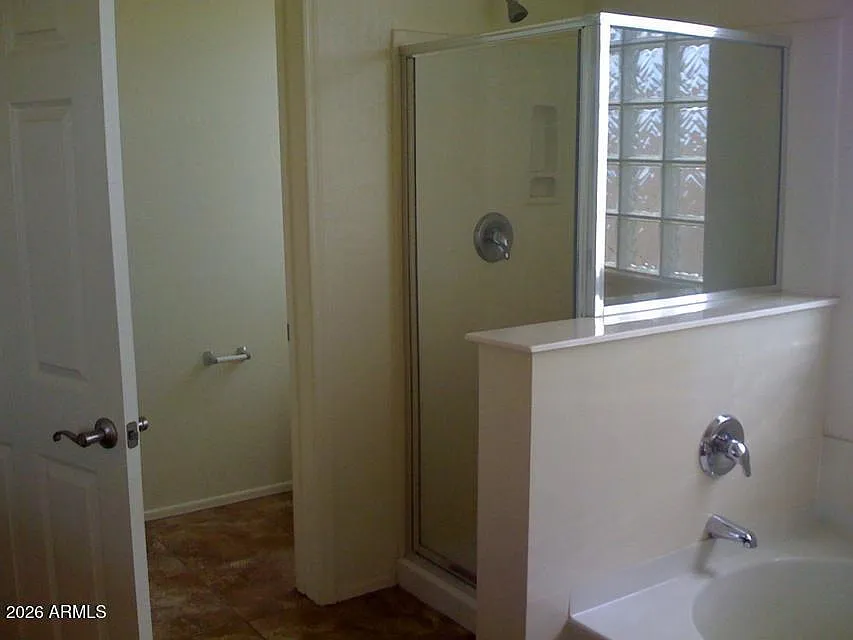 4 bed, 3.0 bath, 2443 sqft, $2,000 — Photo 3