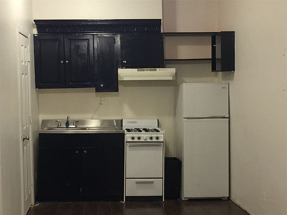 2nd image of 2306 Jackson Ave