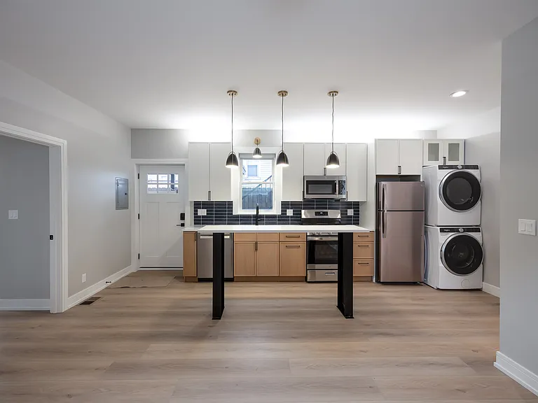 Includes kitchen Island