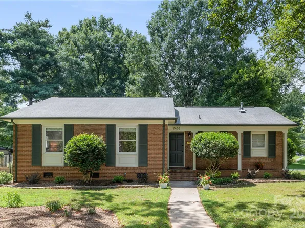7400 Woodstream Dr, Charlotte, NC 28210