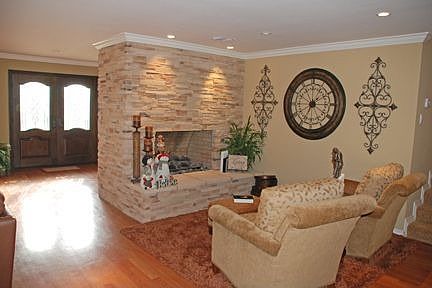 4th image of 2245 Country Club Dr