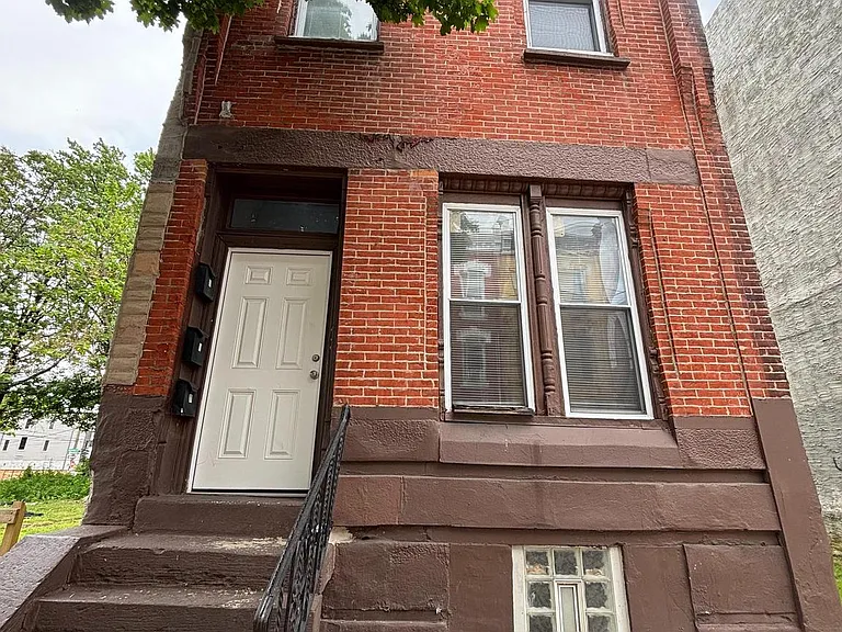 1933 N Judson St #2R — Photo 8