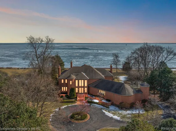 15440 Windmill Pointe Dr, Grosse Pointe Park, MI 48230