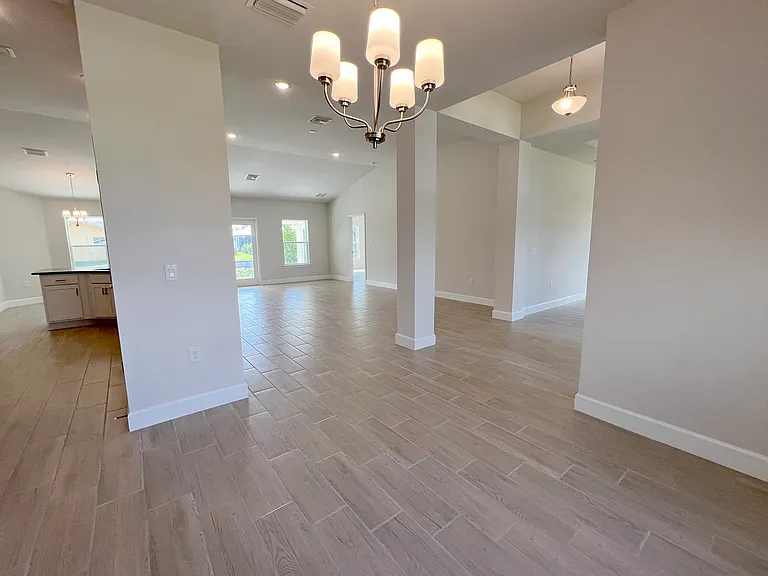 410 SE 1st Terrace Cpe — Photo 11