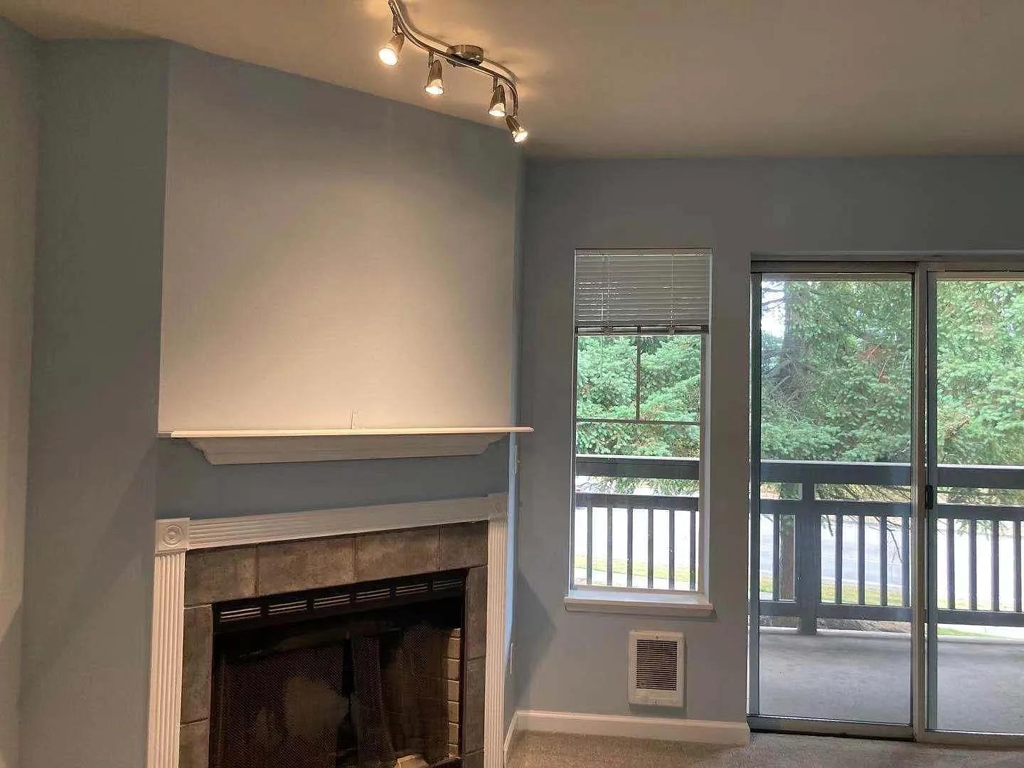 2 bed, 1.5 bath, 980 sqft, $2,145 — Photo 4