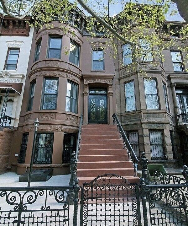2nd image of 465 56th St