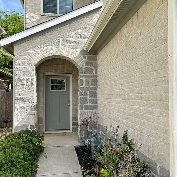 1140 La Conterra Blvd — Photo 2
