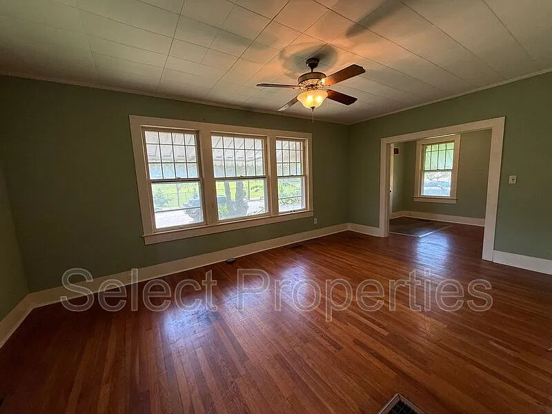 2 bed, 1.0 bath, 1344 sqft, $1,000 — Photo 4