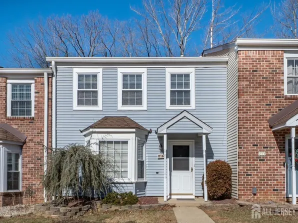 216 Yorkshire Ct, Old Bridge, NJ 08857