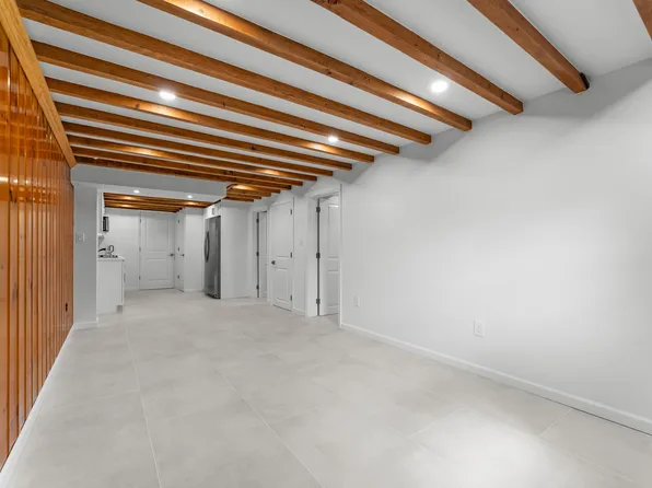 412 Fairview Avenue image 1 of 13