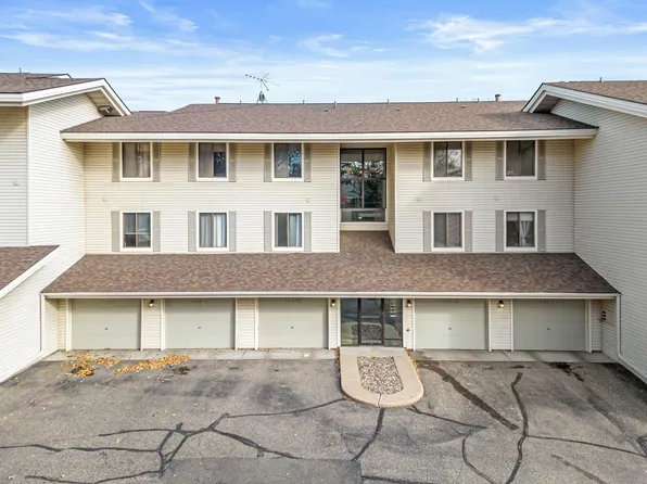 14318 Fairway Dr, Eden Prairie, MN 55344
