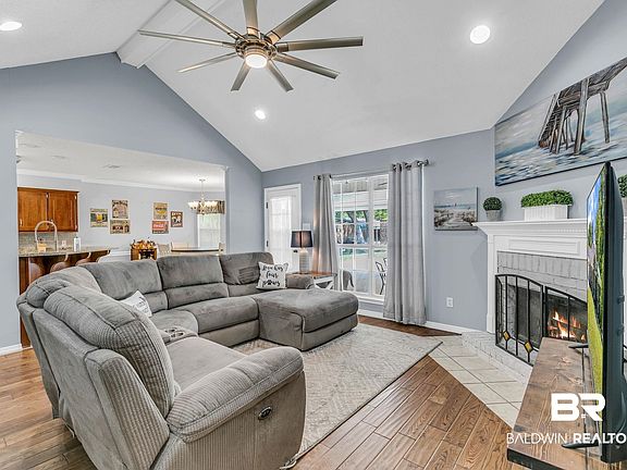 4th image of 10565 Patrick Ave