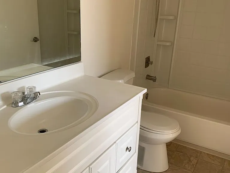 958 E Avenue Q #12 — Photo 9