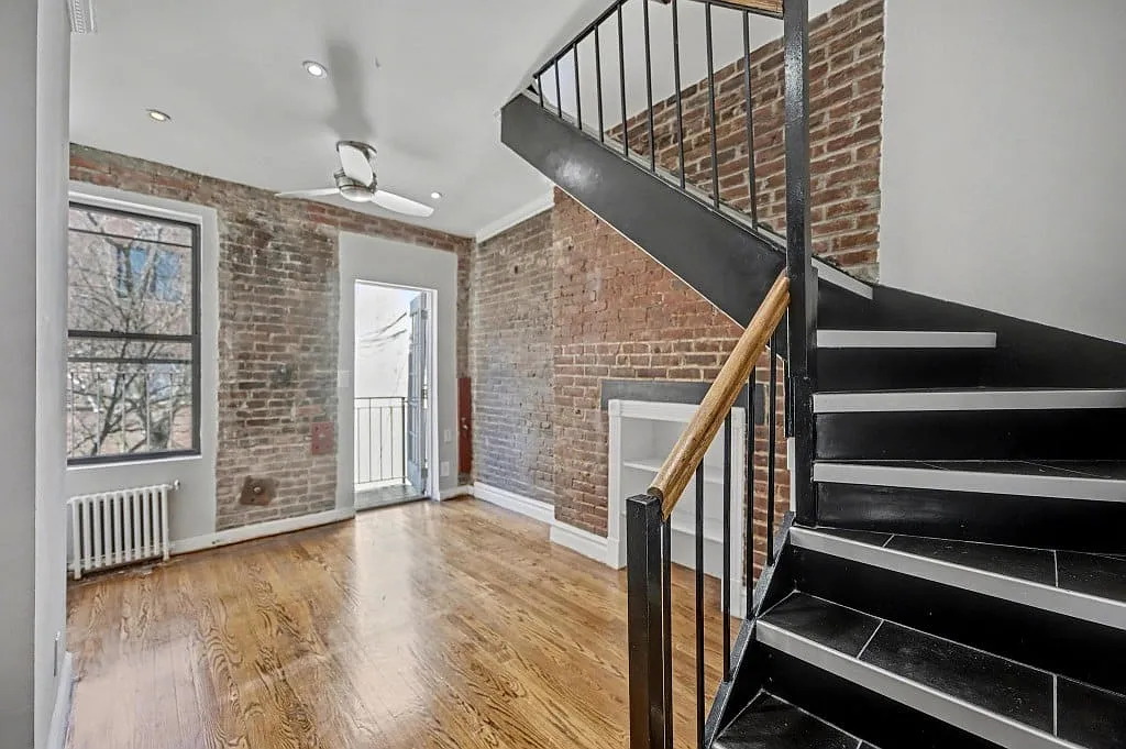 Building Photo - 221 Mott St #17