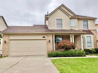 11684 Roselinda Dr, Livonia, MI 48150