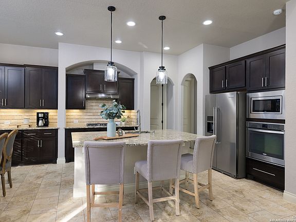 5th image of 8719 Versant Bluff