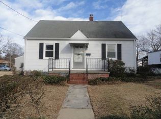 8438 Radnor Rd, Norfolk, VA 23503