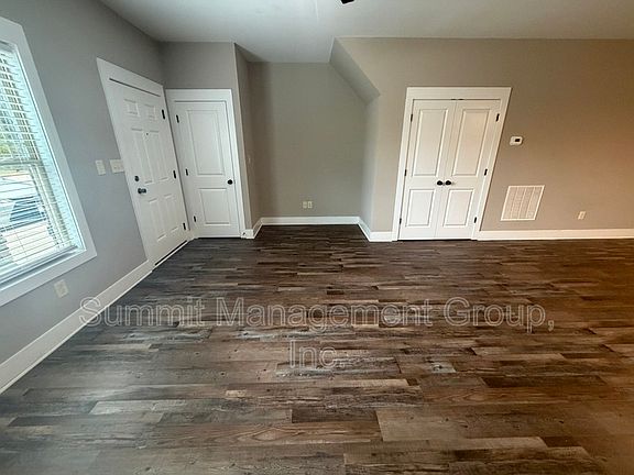 5th image of 860 S Harkness St Unit D