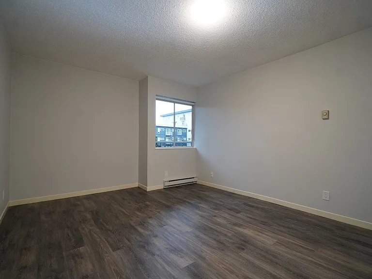 625 Constance Ave — Photo 5