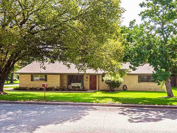 2nd image of 802 S Orchid Dr