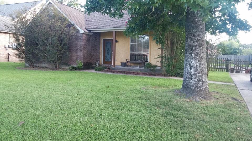 1st image of 18595 White Oak Dr