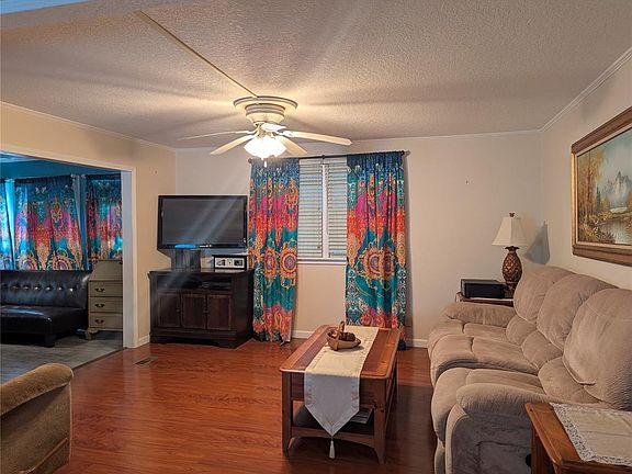 3rd image of 526 Cassandra Ln