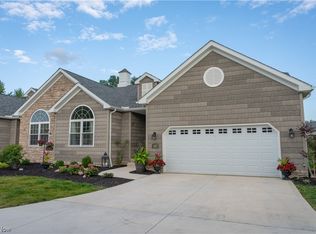 207 Harbor Ct, Vermilion, OH 44089