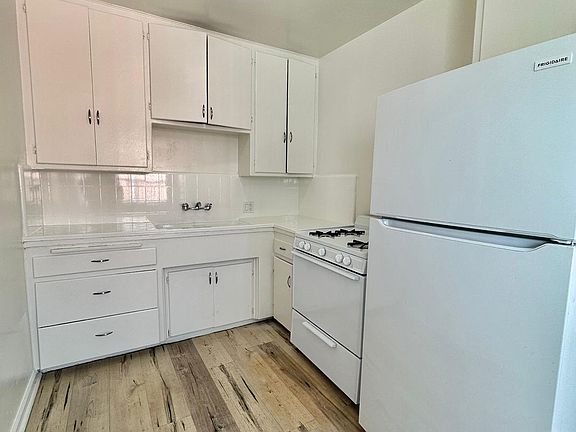 2nd image of 133 N Edgemont St APT 4