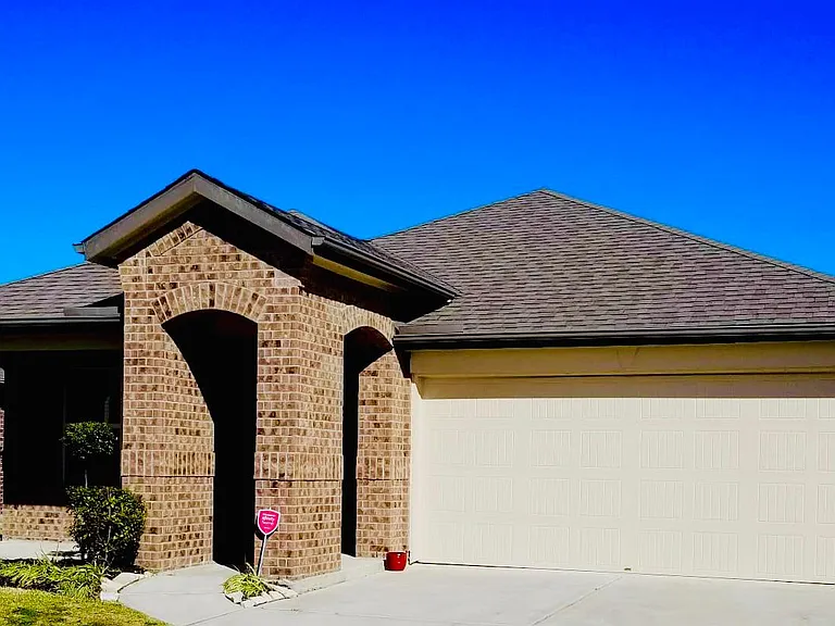 519 Green Clover Ln — Photo 1