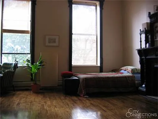 Rented by City Connections Realty | media 29