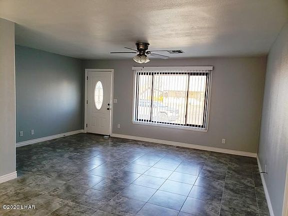 4th image of 820 Manor Dr