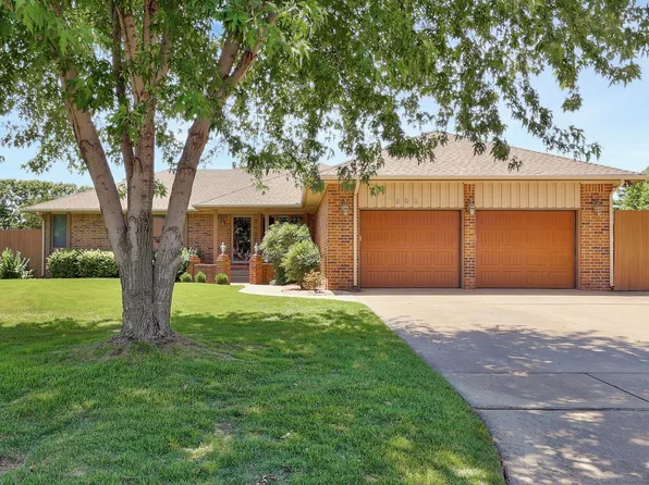 203 S Pine Grove St, Wichita, KS 67209